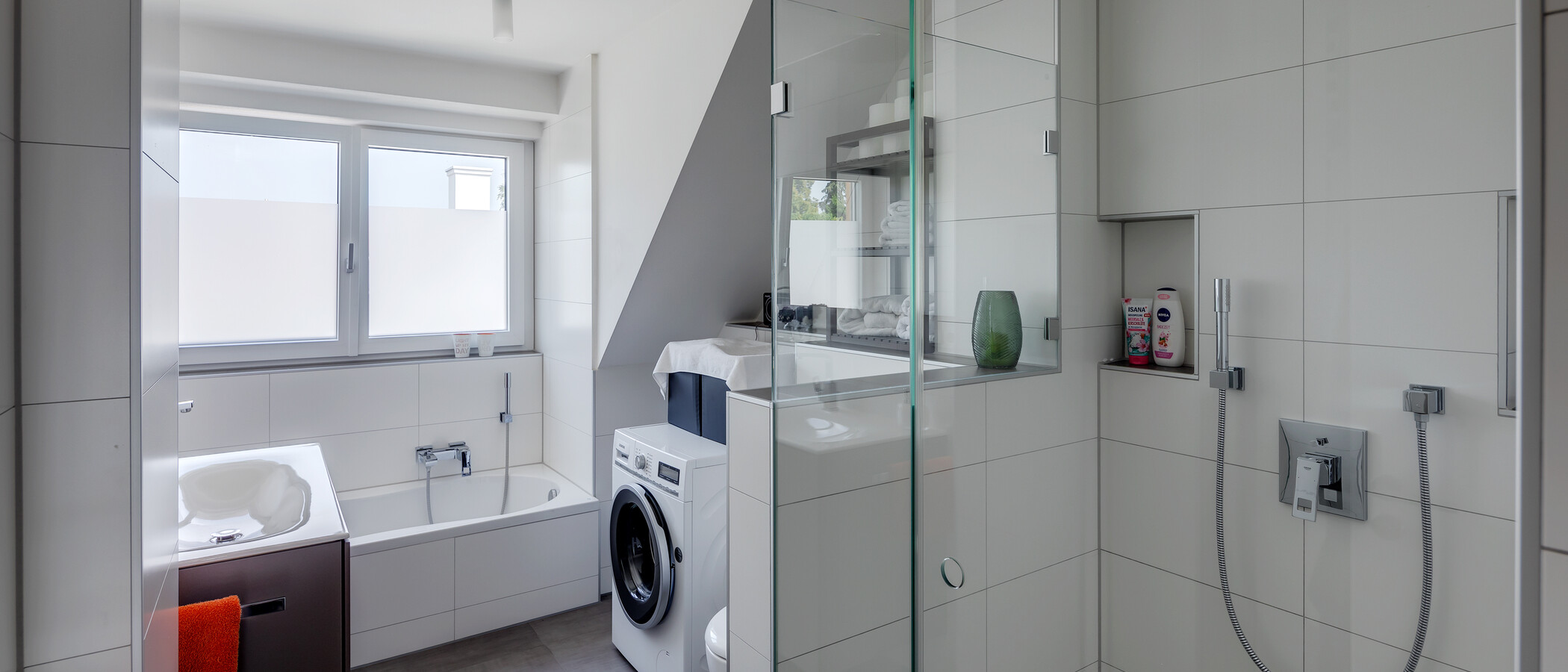 attic apartment München Großhadern 02 bathroom 11784