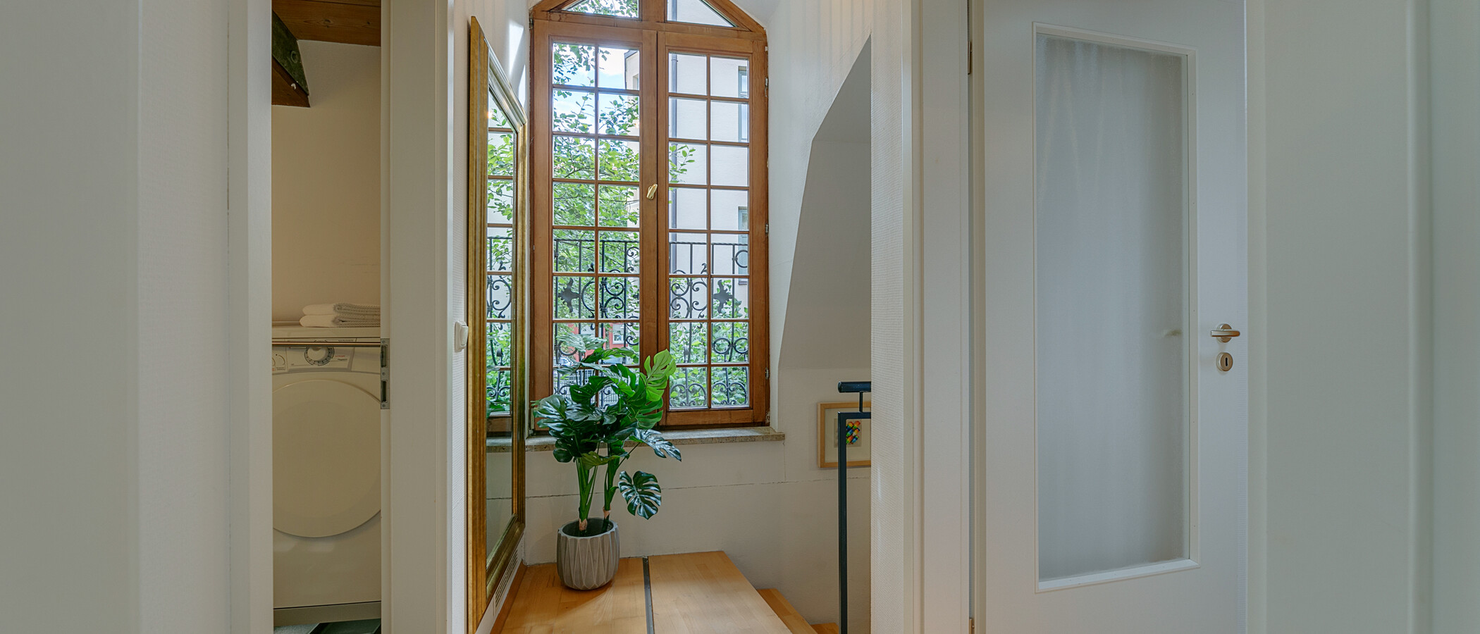 maisonette München Westend 01 hall 11814