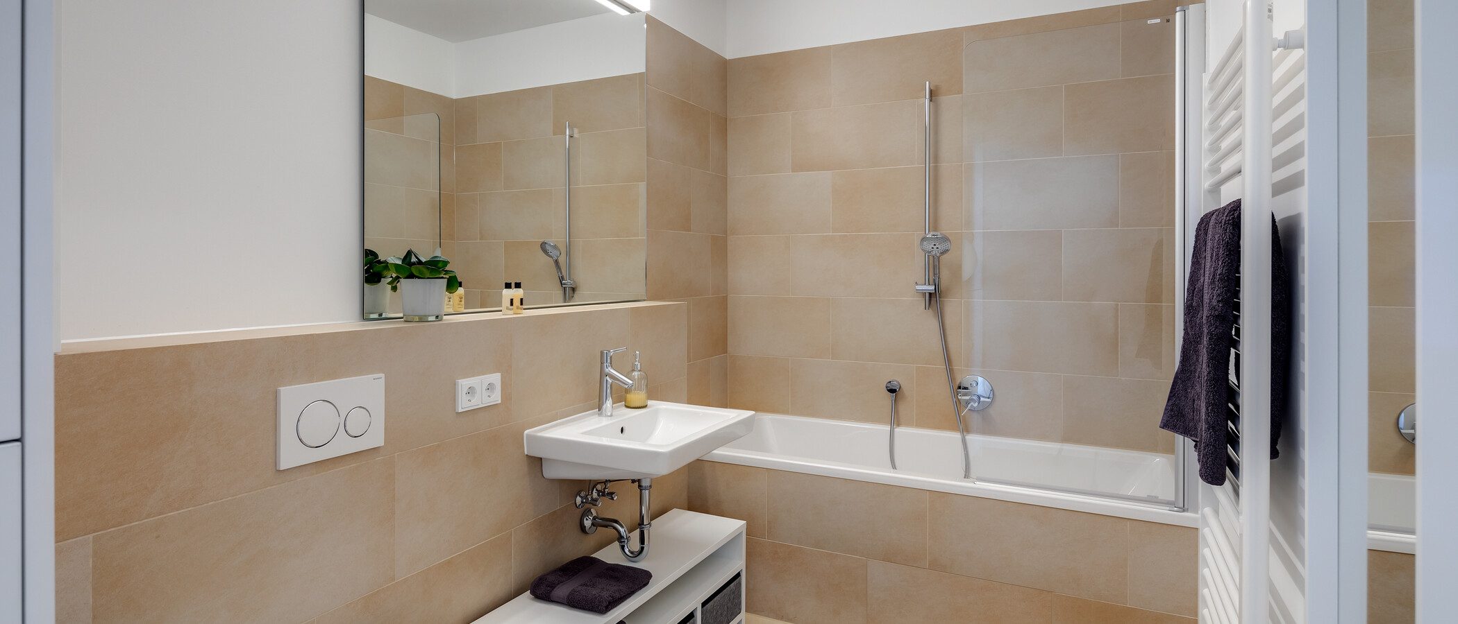 apartment München Neuhausen 01 bathroom 11831