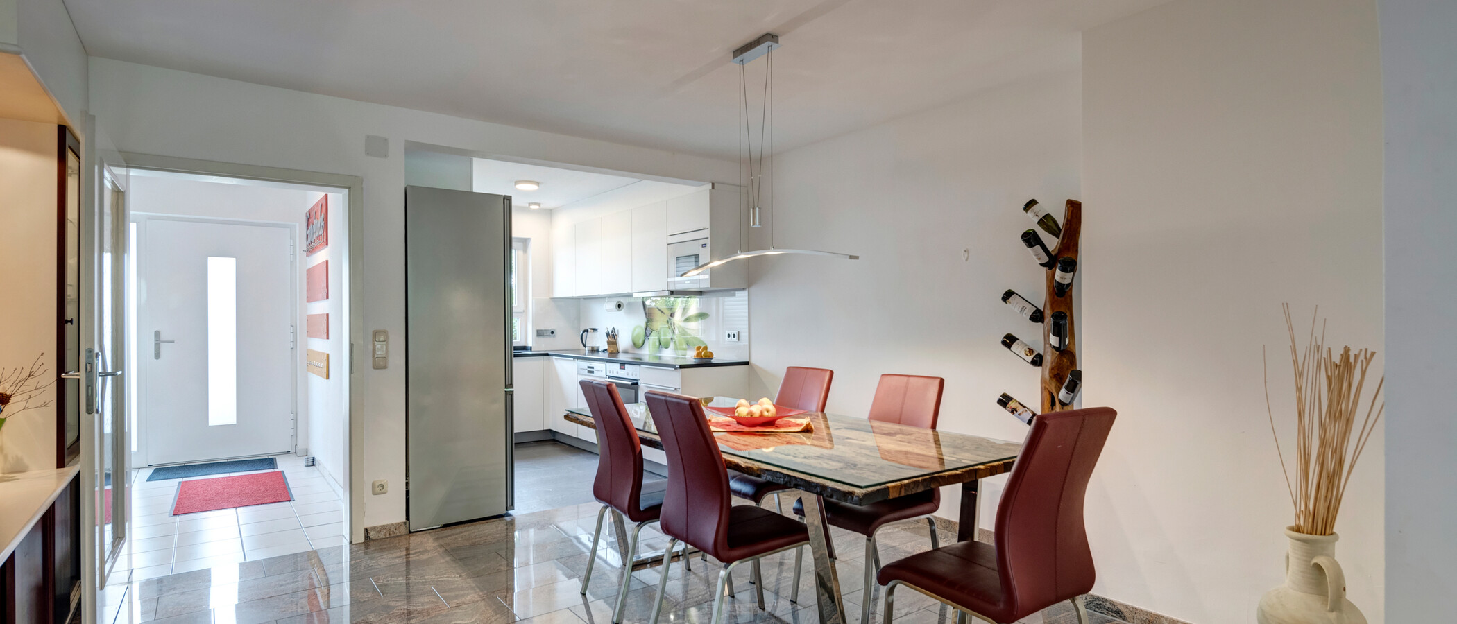 townhouse München Moosach 02 dining area 11852