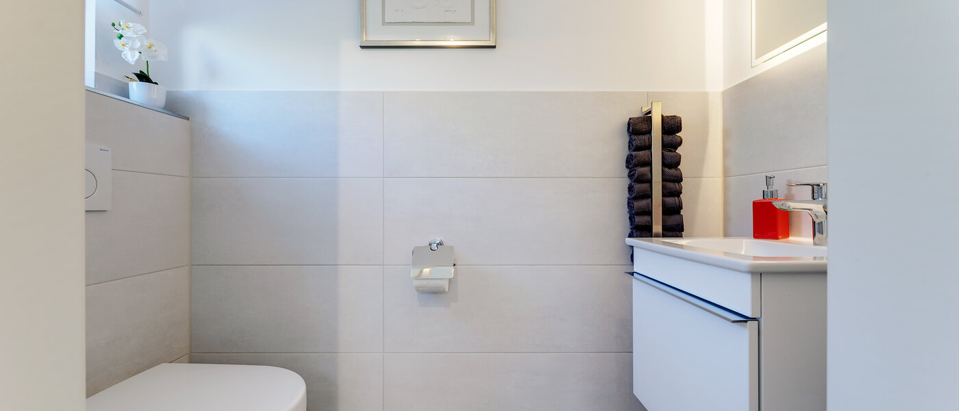 Bungalow Germering 01 guest toilet 11857