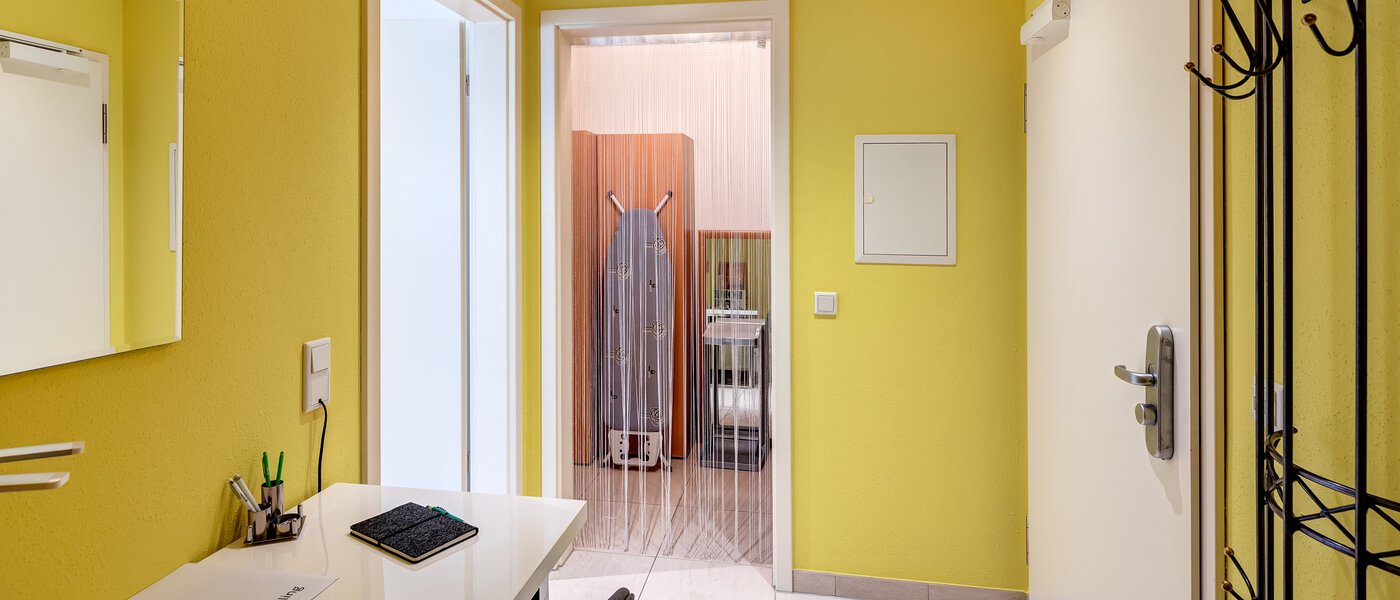 basement apartment Haar 01 hall 11871