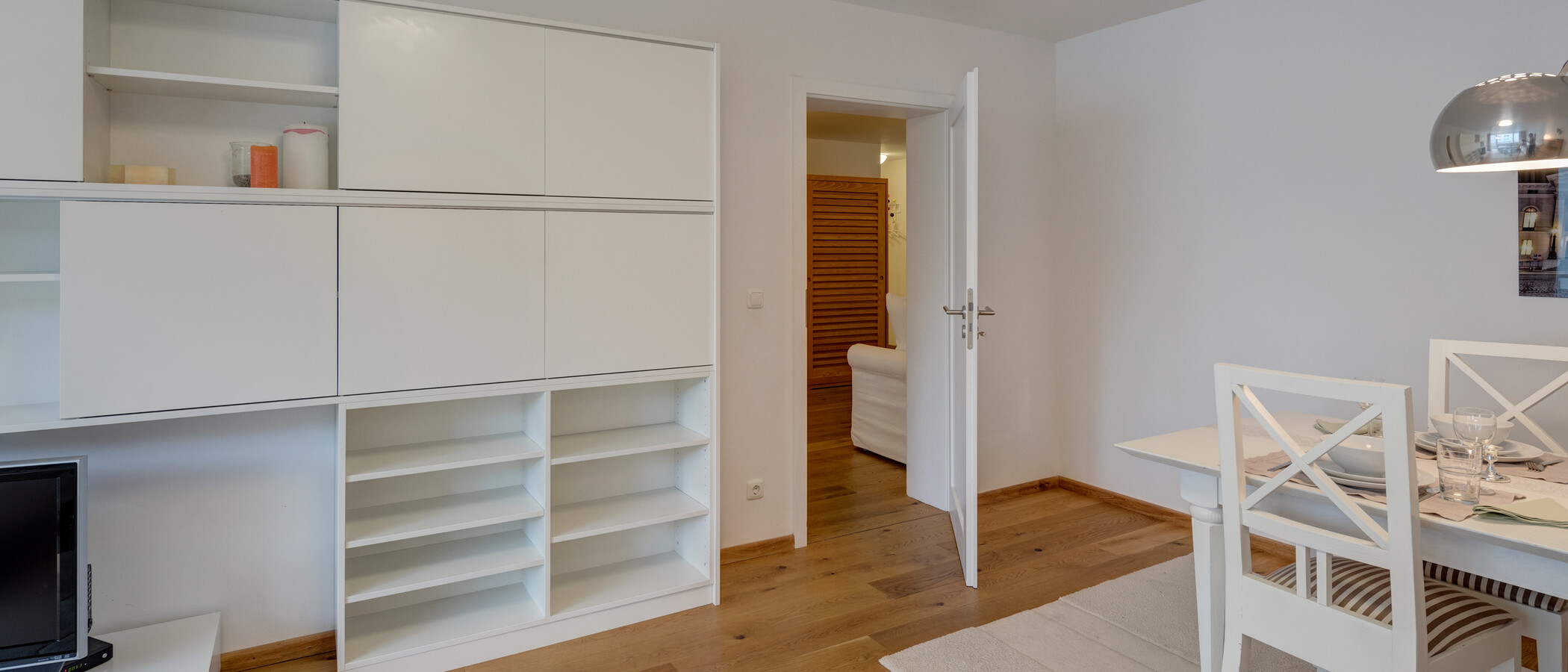 apartment München Schwabing (links der Leopoldstraße) 03 living area 11895