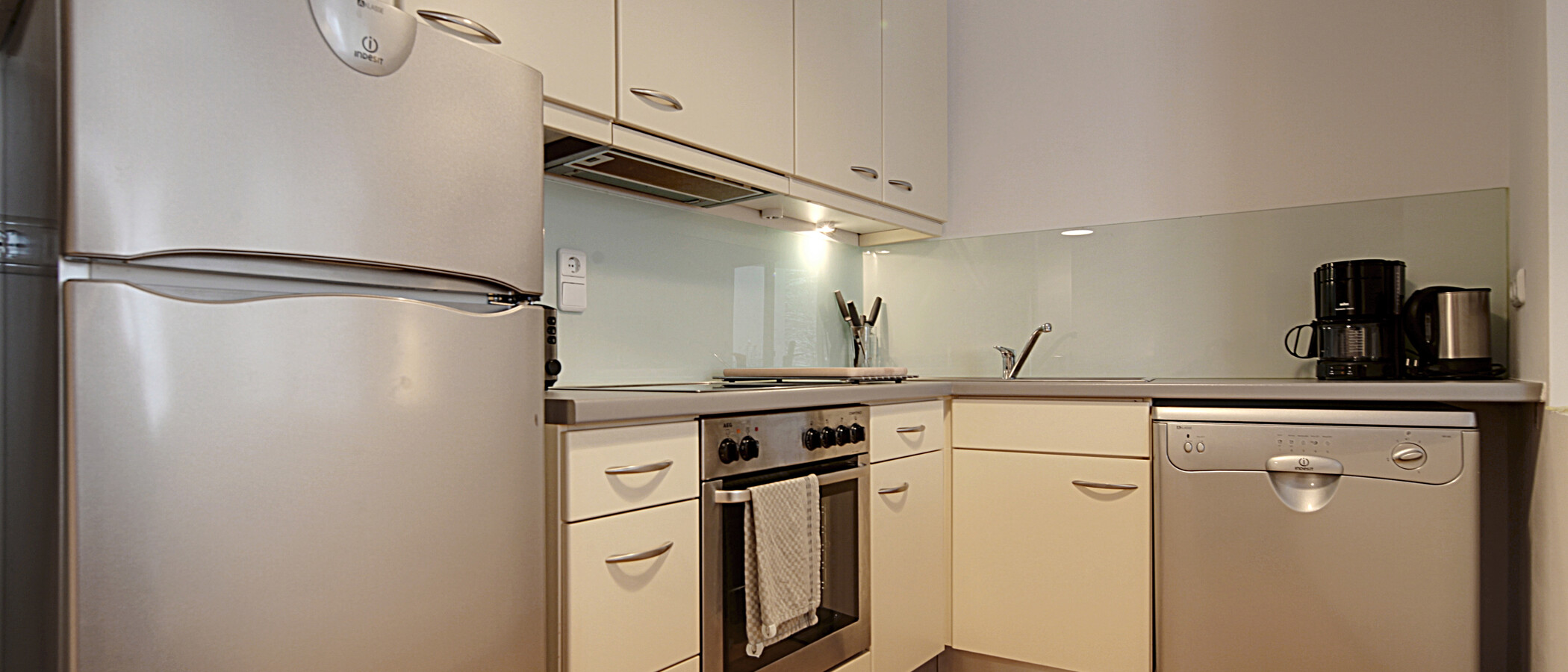 apartment München Schwabing (links der Leopoldstraße) 02 kitchen 1191