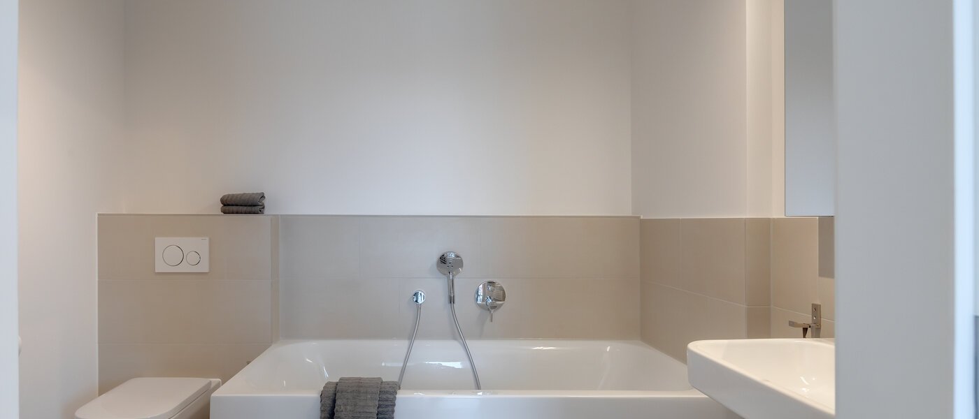 apartment München Neuhausen 02 bathroom 11921
