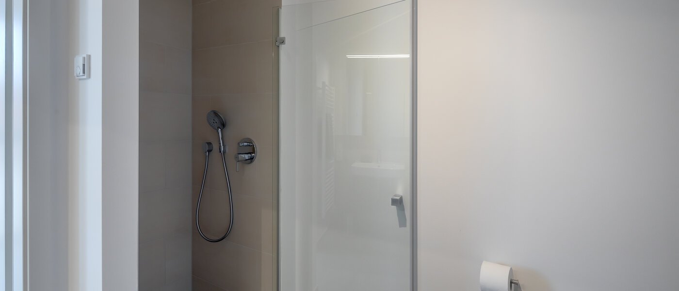 apartment München Neuhausen 04 bathroom 11921