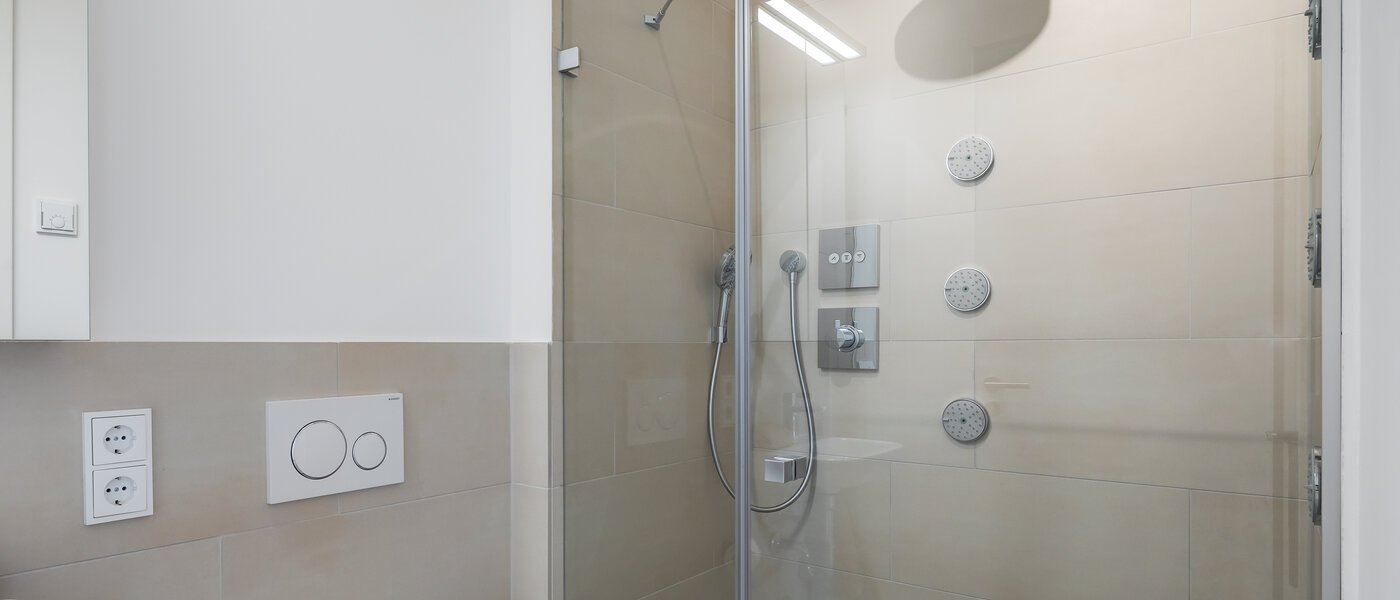 apartment München Neuhausen 02 2. bathroom 11921