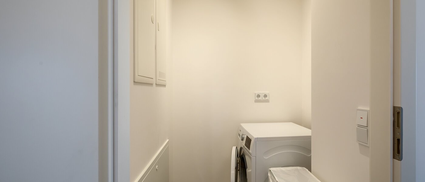 apartment München Neuhausen 01 storage room 11921