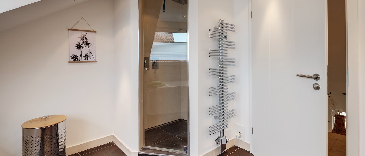 attic apartment München Lerchenau 03 bathroom 11948