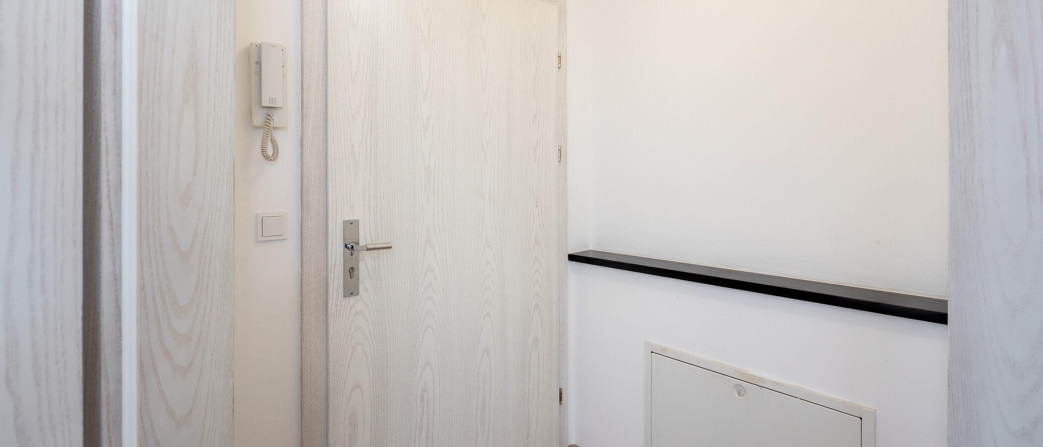 gallery apartment  Pullach im Isartal 02 hall 12007