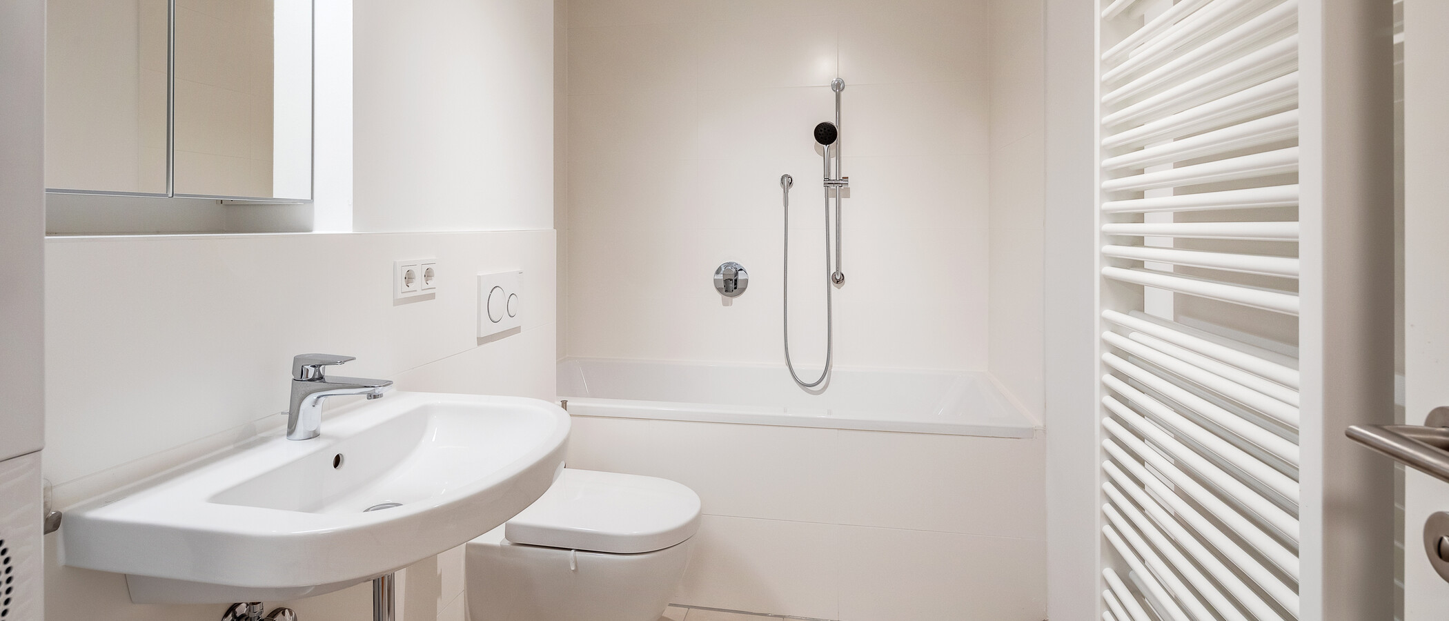 apartment München Maxvorstadt 01 bathroom 12025