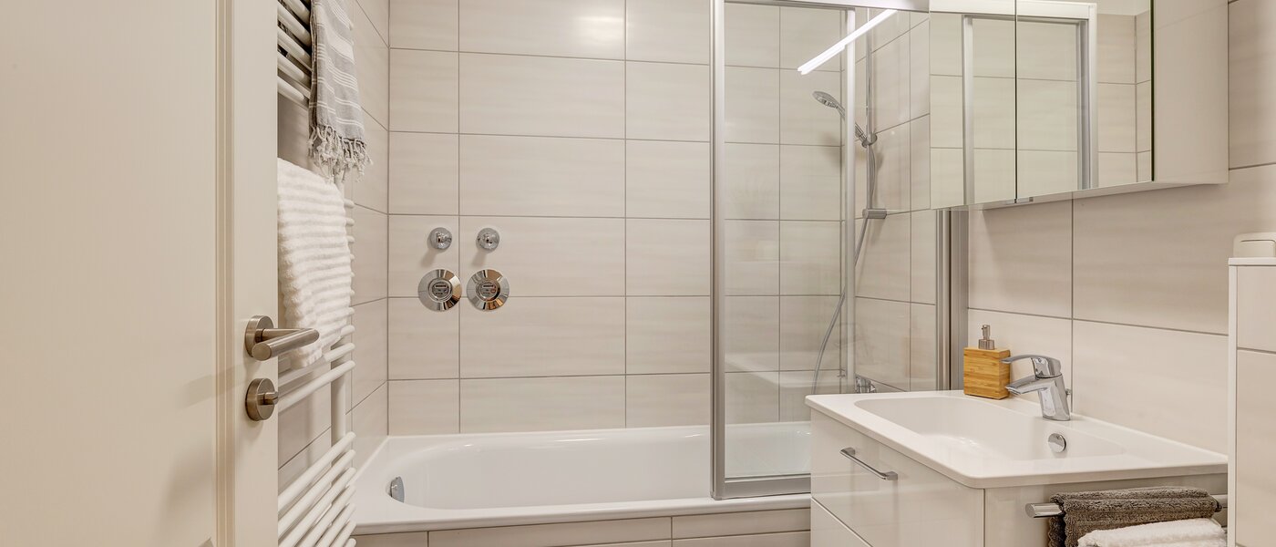 apartment München Pasing 01 bathroom 12033