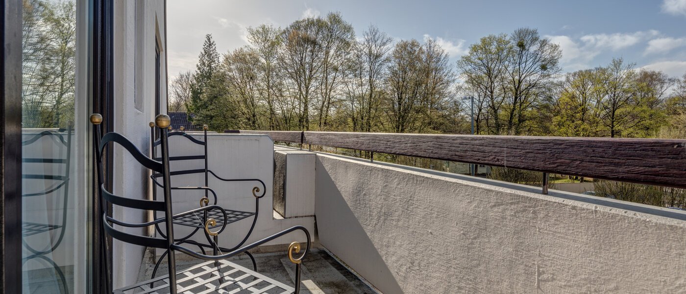attic apartment München Oberföhring 01 balcony 1205