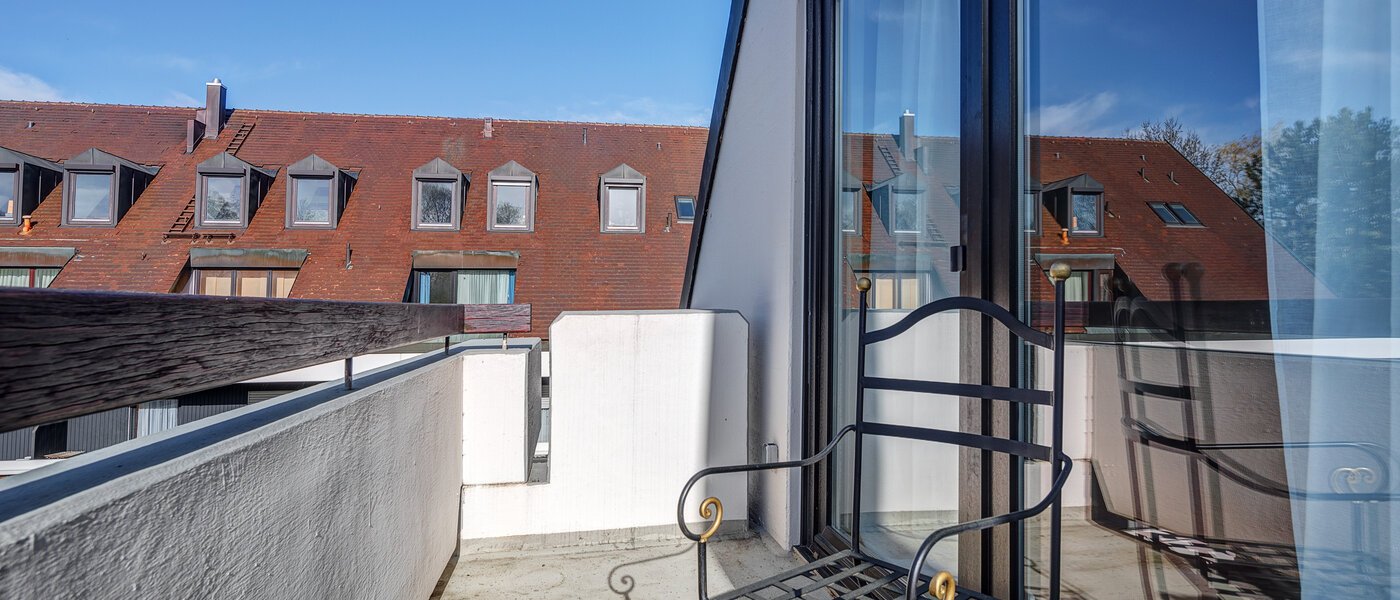 attic apartment München Oberföhring 02 balcony 1205