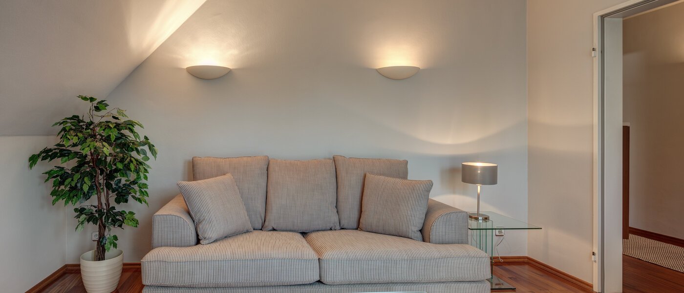 attic apartment München Oberföhring 01 living room 1205