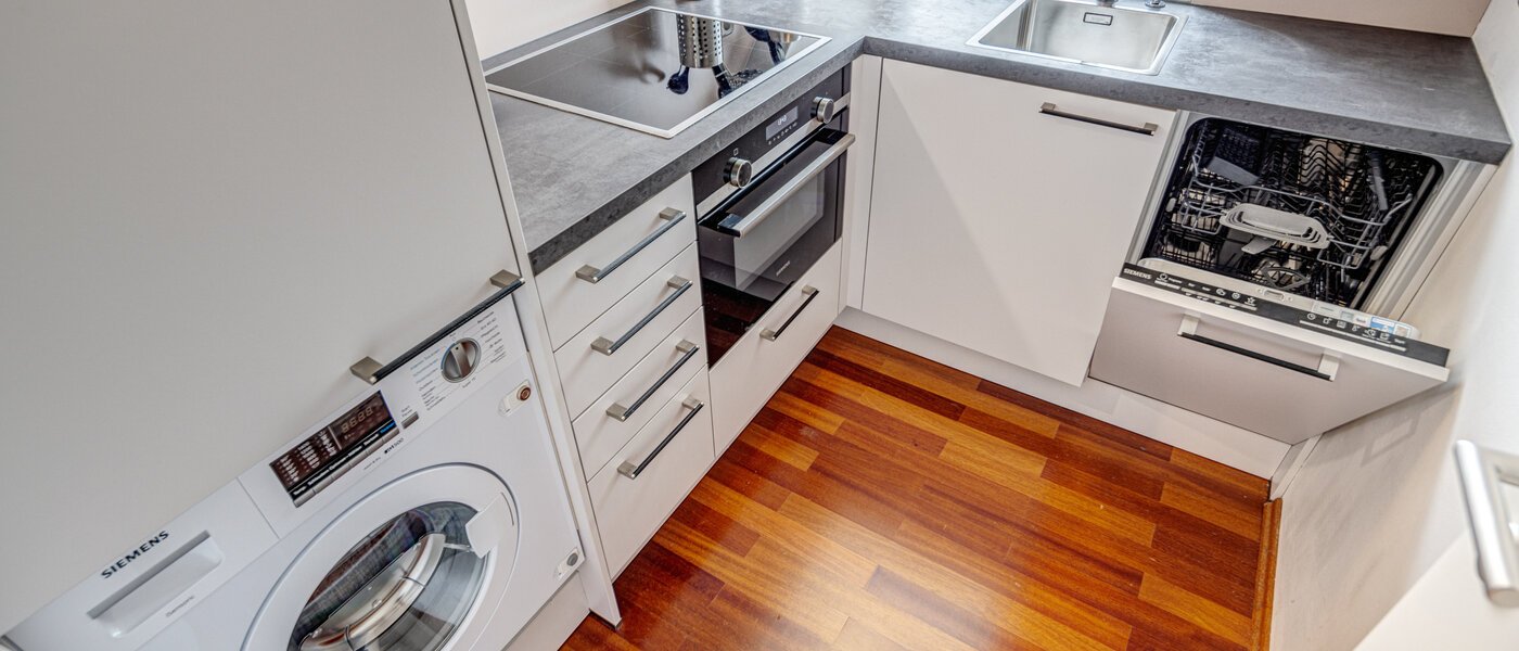 attic apartment München Oberföhring 02 kitchen 1206