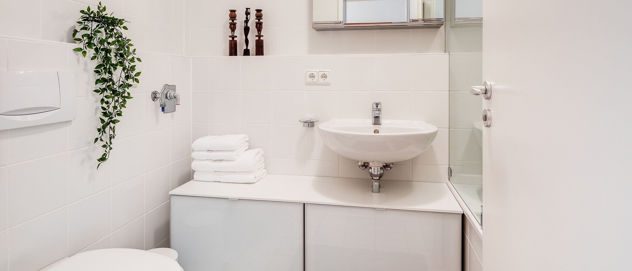 apartment München Trudering 02 bathroom 12077