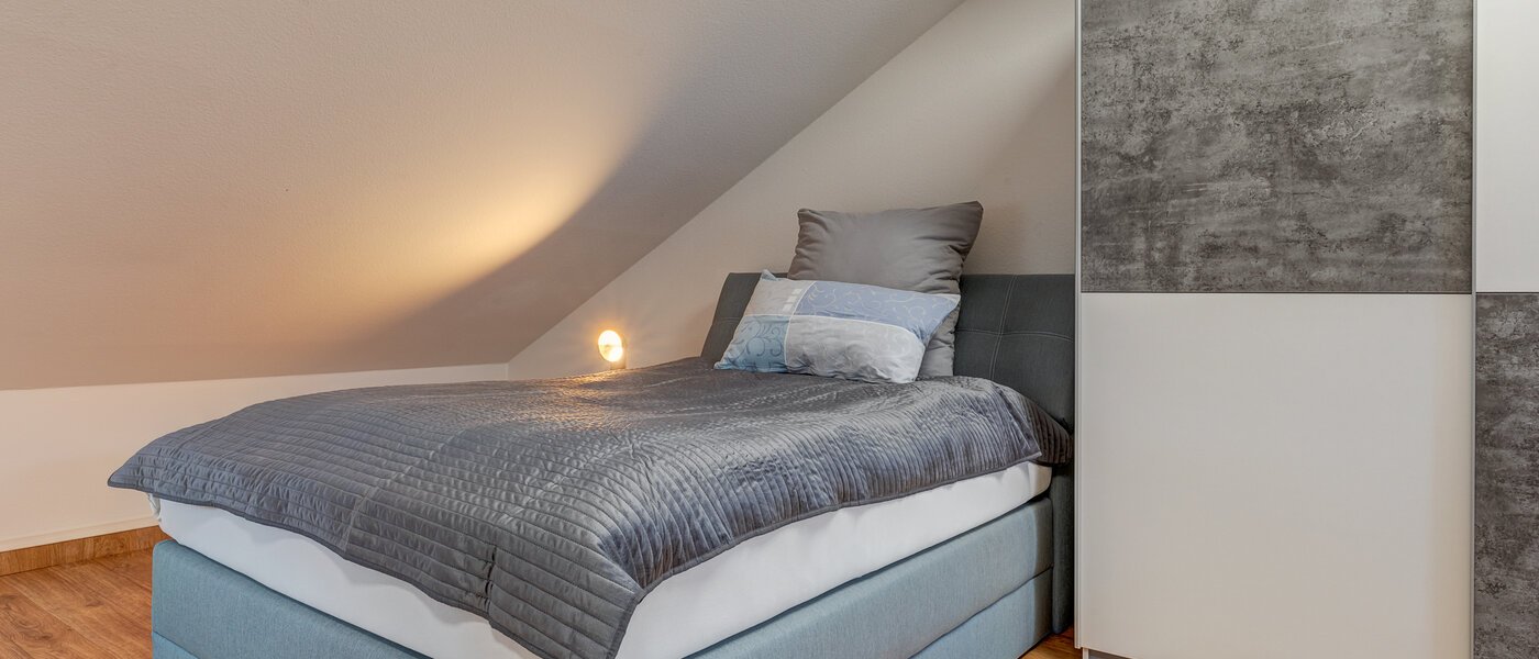 attic apartment München Au 01 sleeping area 12102