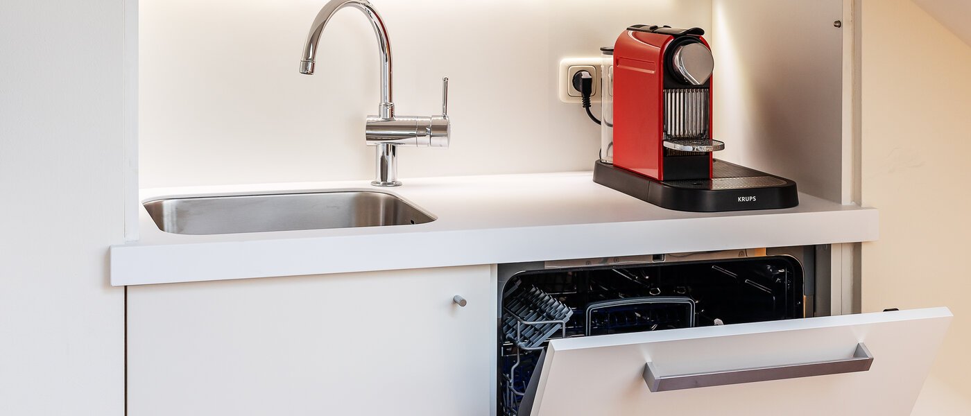 attic apartment München Großhadern 02 kitchen 12176