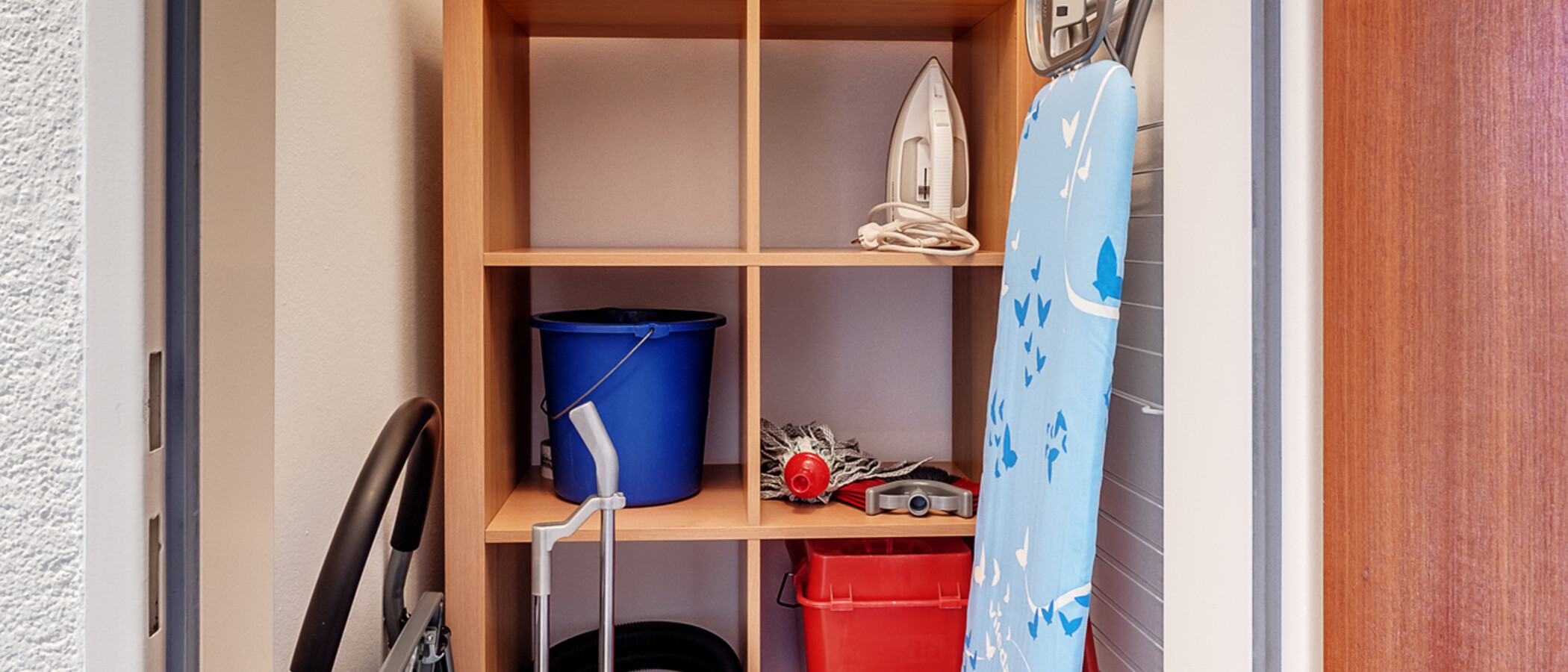 attic apartment München Waldperlach 01 storage room 12208