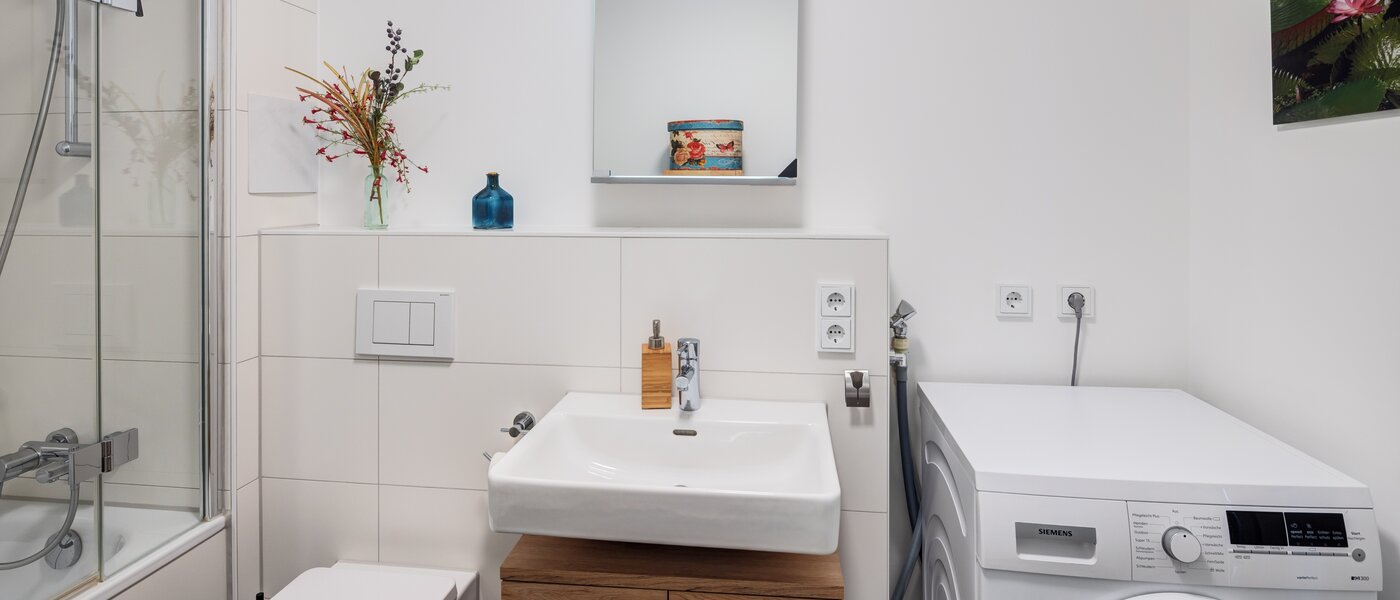 apartment München Moosach 02 bathroom 12221