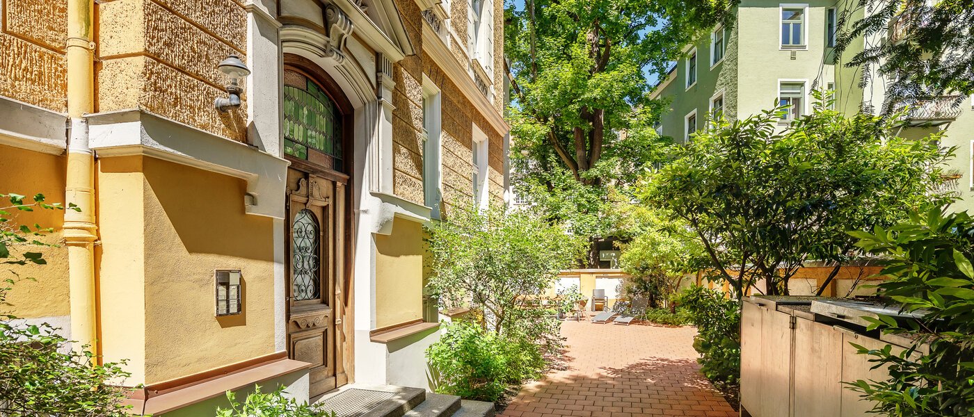 apartment München Isarvorstadt 01 inner courtyard  12242