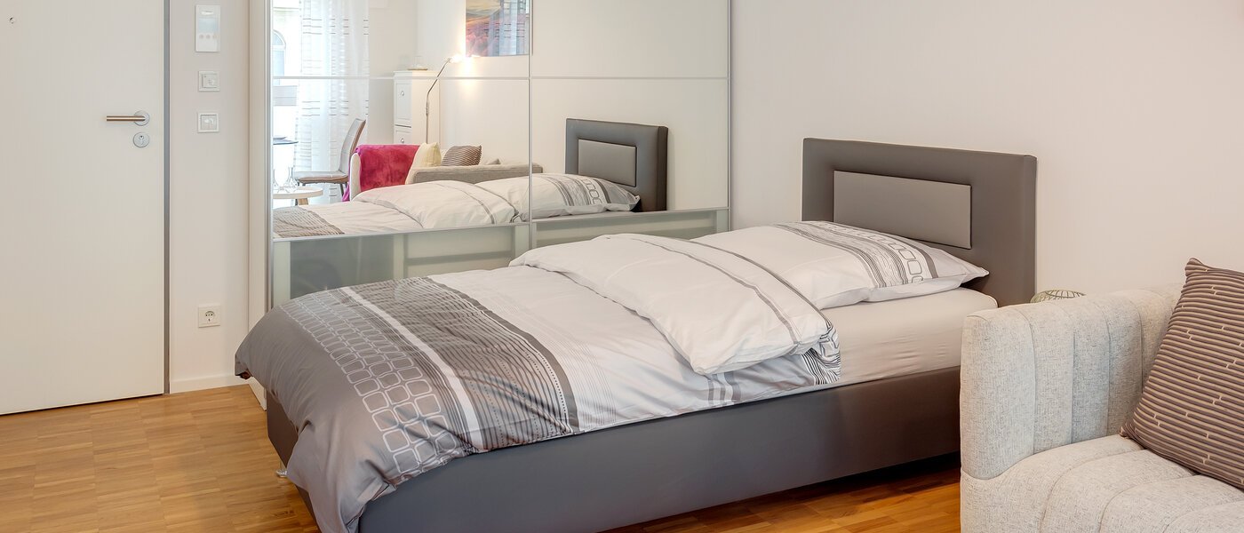 apartment München Haidhausen 01 sleeping area 12259