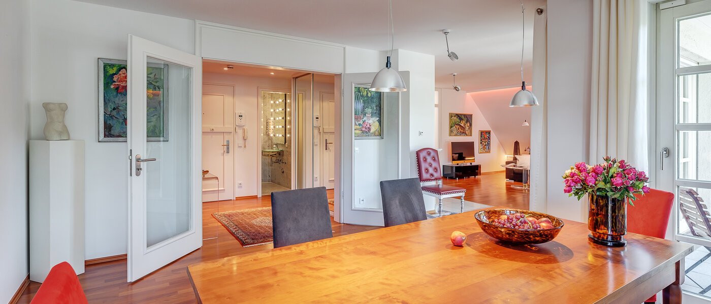 apartment München Herzogpark 01 dining area 12265