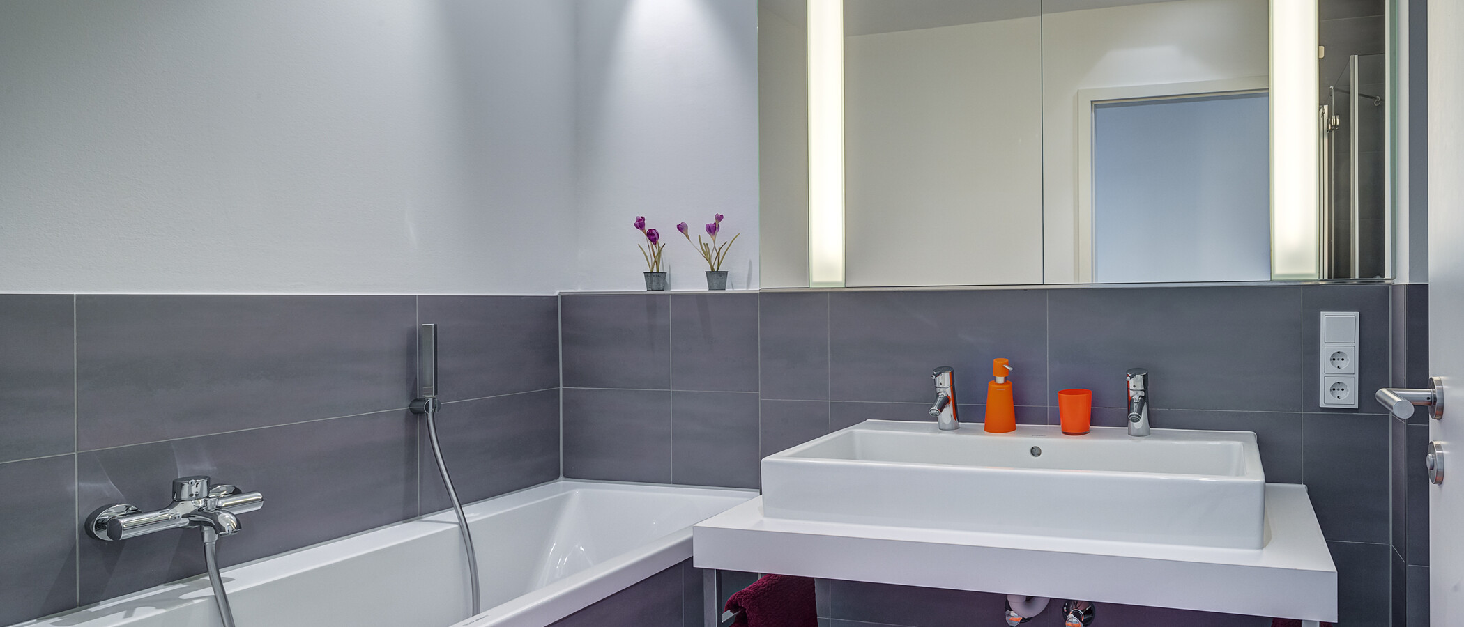 apartment München Schwabing-West 01 bathroom 12272