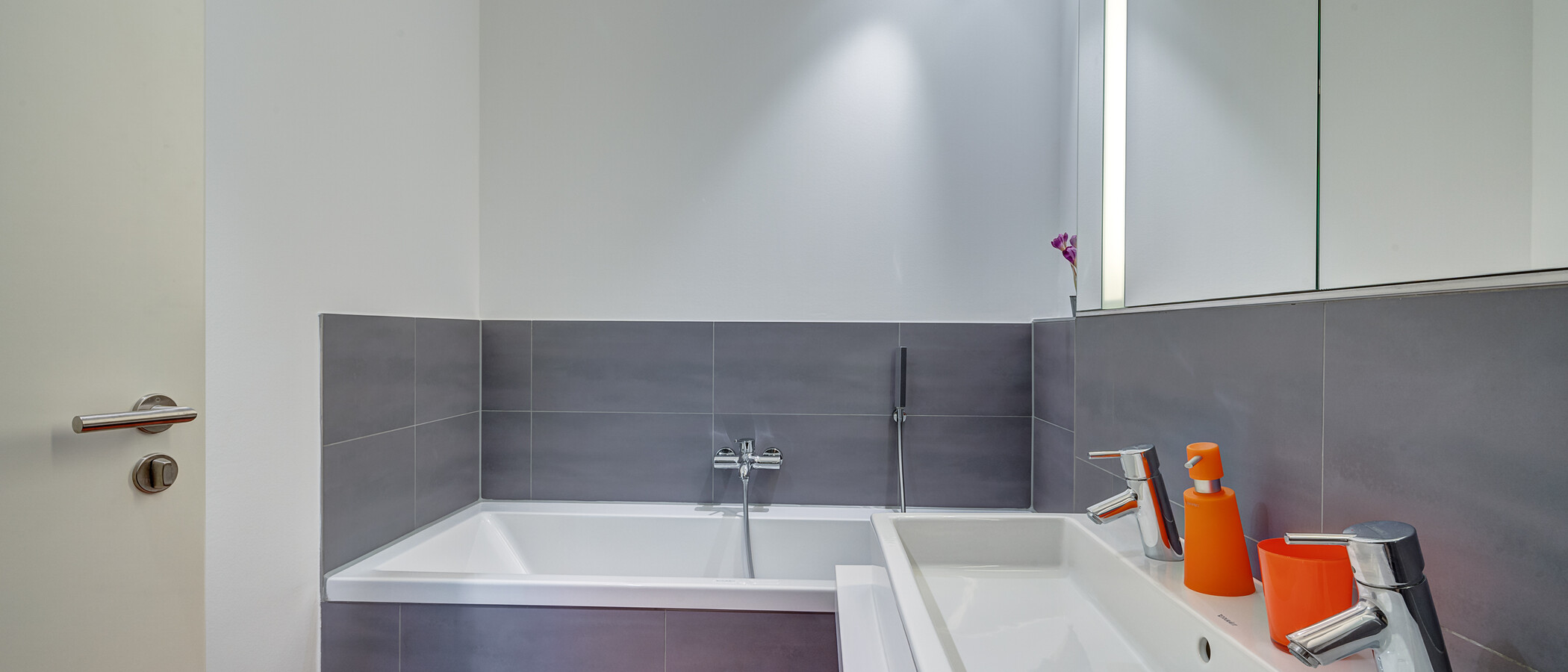 apartment München Schwabing-West 03 bathroom 12272