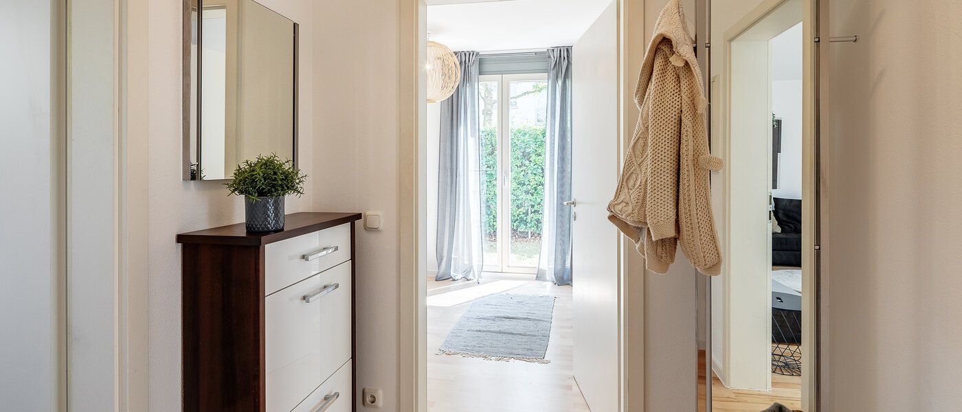 apartment with garden 	 München Messestadt Riem 01 hall 12287