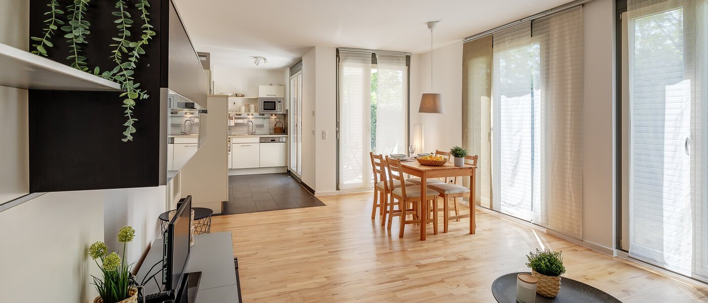 apartment with garden 	 München Messestadt Riem 02 living area 12287