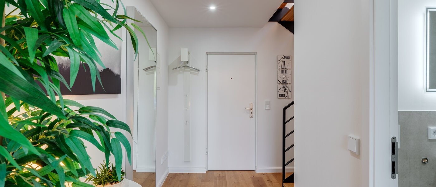 maisonette München Moosach 04 hall 12293