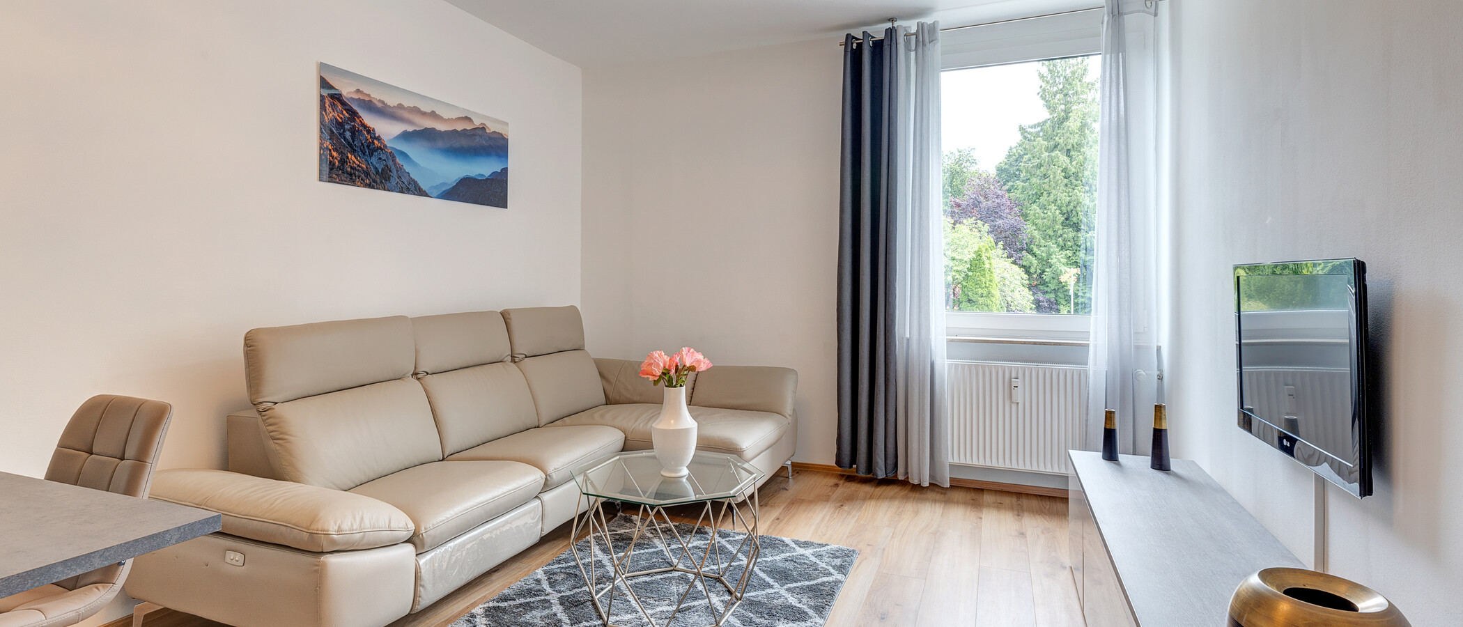 apartment München Bogenhausen 03 living room 12300