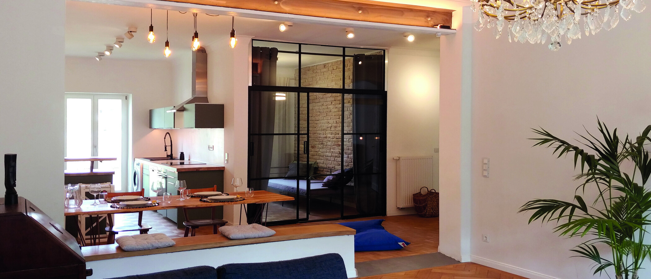 apartment München Schwabing 01 Workspace/Guestroom 12306