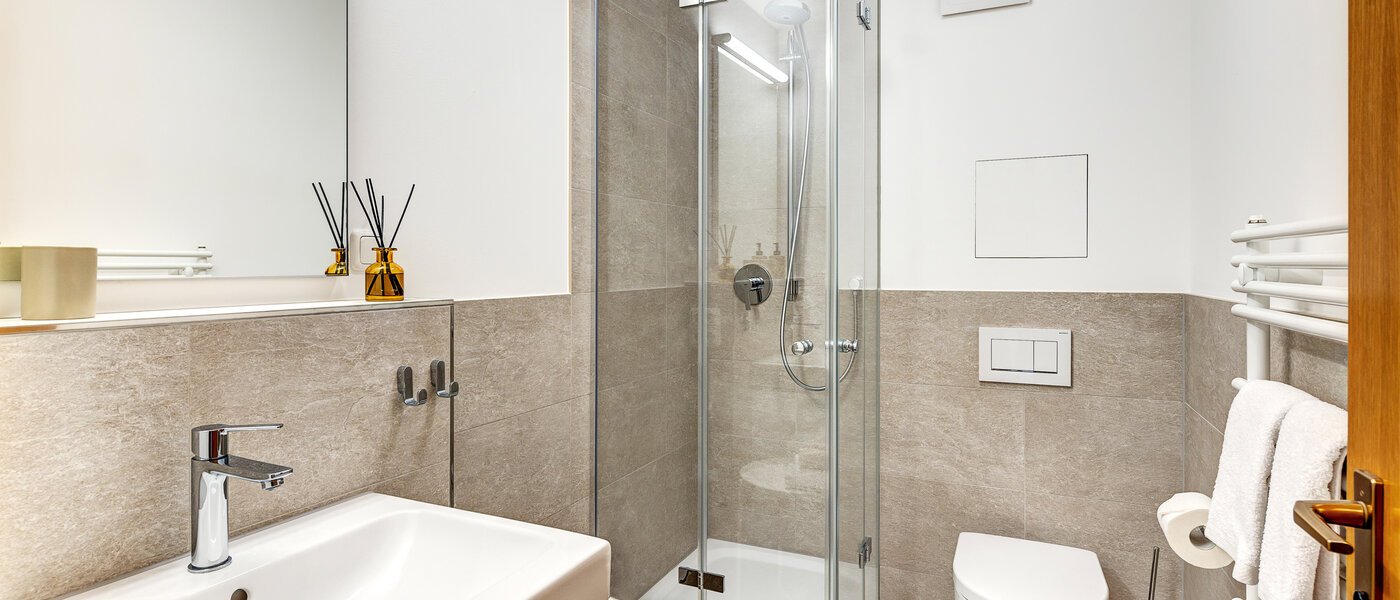 apartment München Moosach 01 bathroom 12317