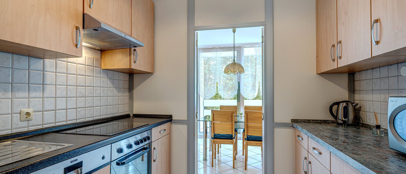 apartment München Arabellapark 01 kitchen 12322