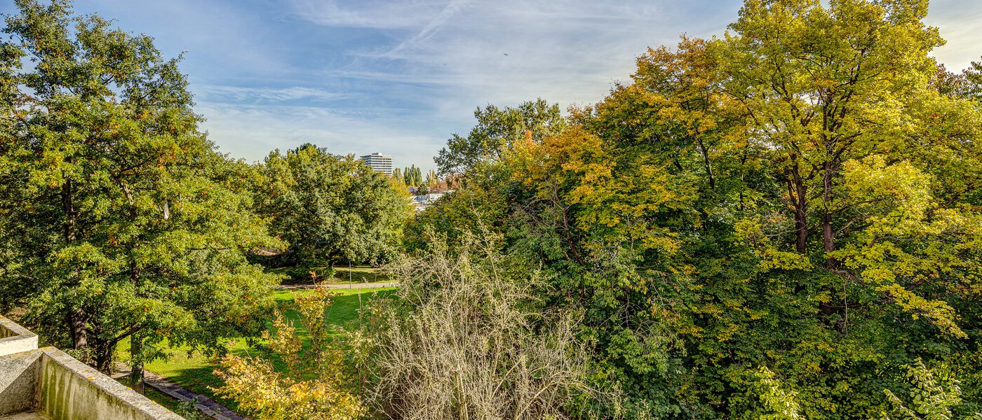 apartment München Arabellapark 01 view 12322