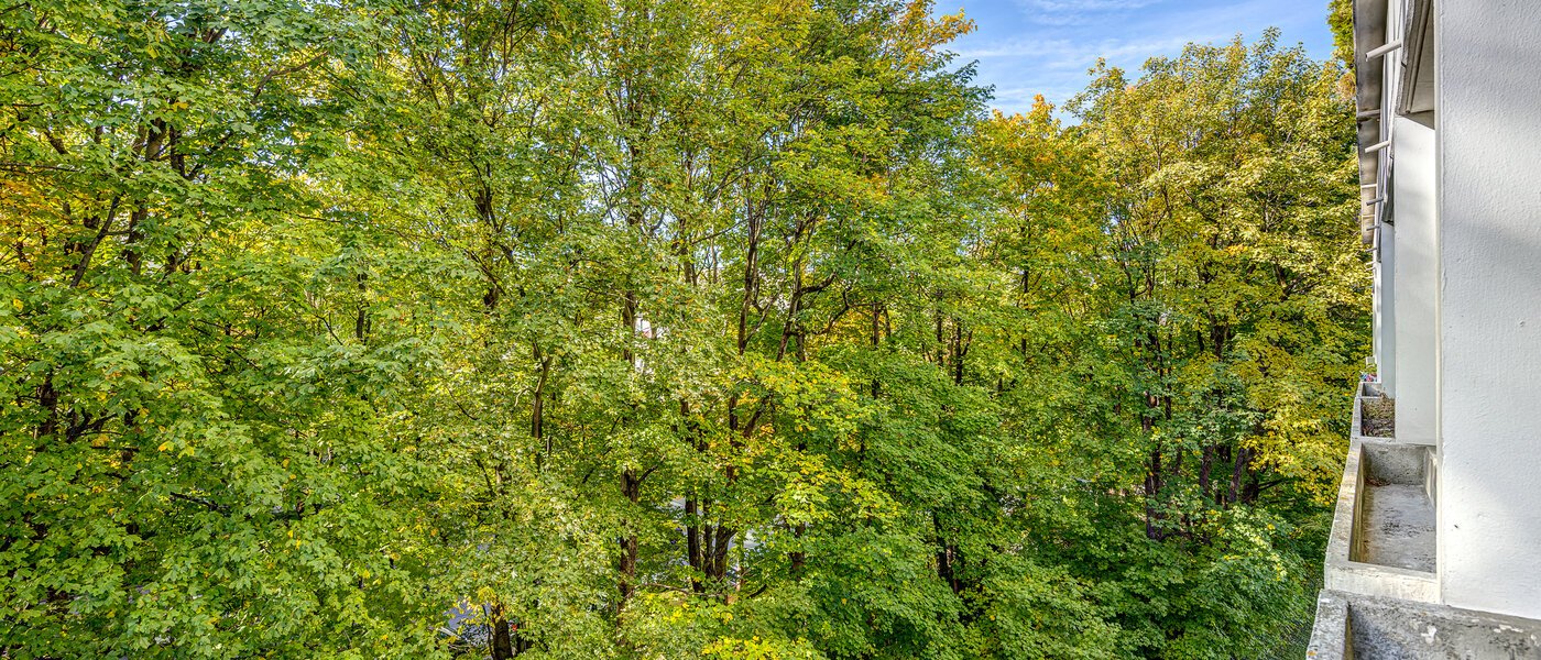 apartment München Arabellapark 04 view 12322