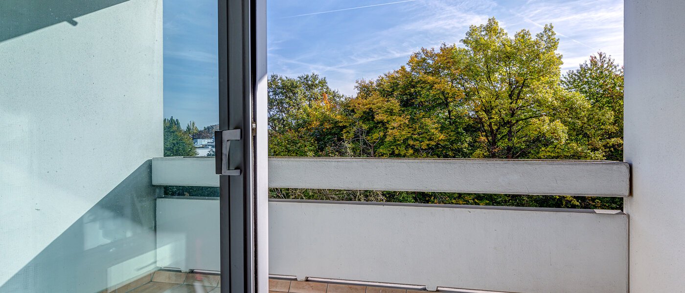 apartment München Arabellapark 01 4. balcony 12322