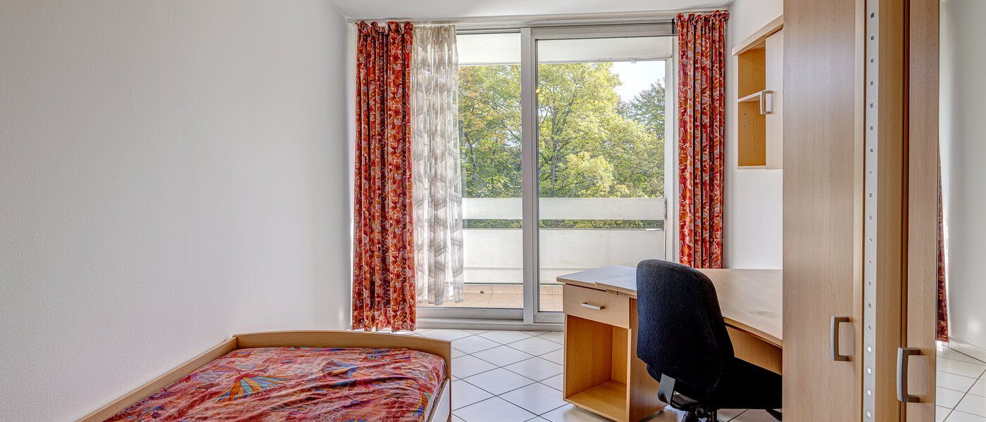 apartment München Arabellapark 01 2. bedroom 12322