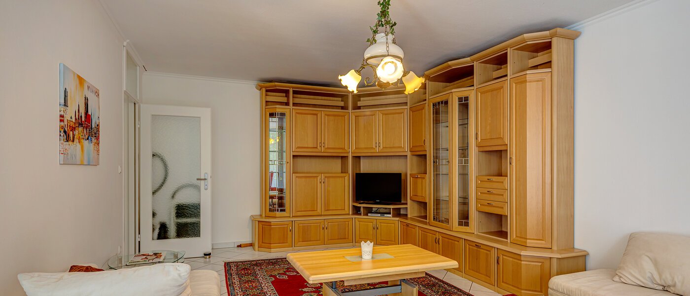 apartment München Arabellapark 04 living area 12322