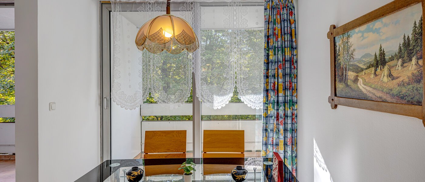 apartment München Arabellapark 02 dining area 12322