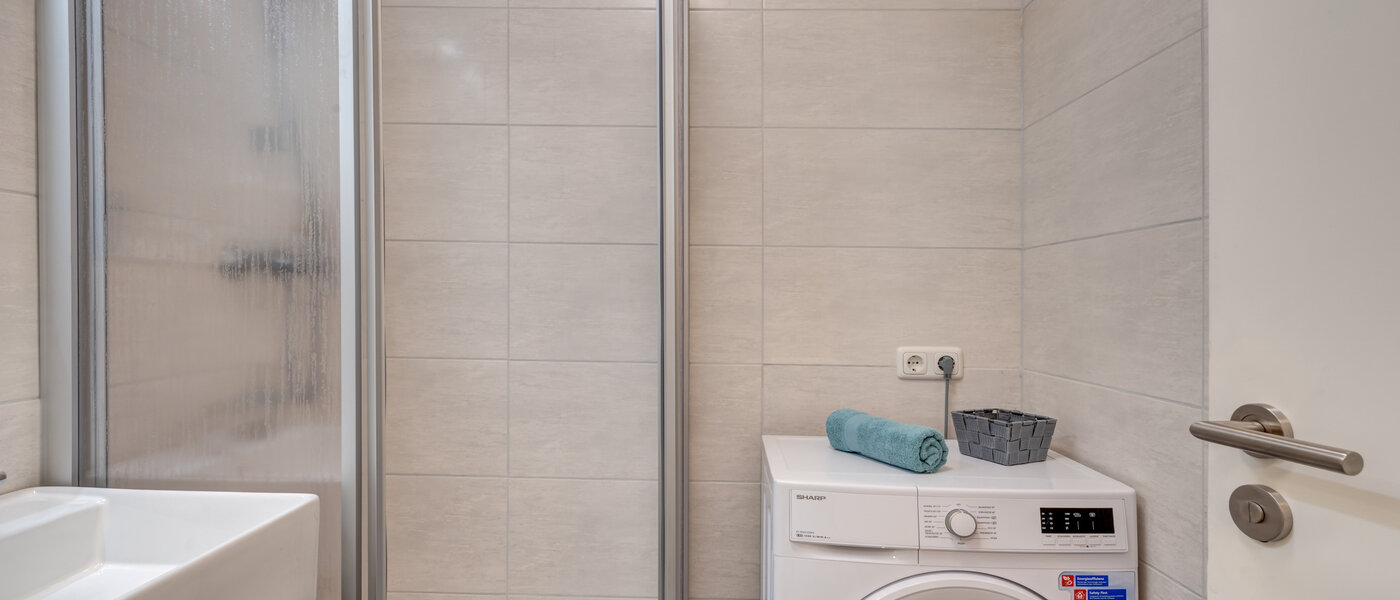 apartment München Schwabing-West (rund um den Hohenzollernplatz) 03 bathroom 12352