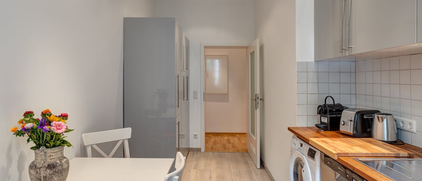 apartment München Neuhausen 03 kitchen 12363
