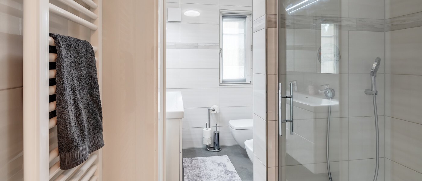 apartment München Fasanerie 01 bathroom 12379