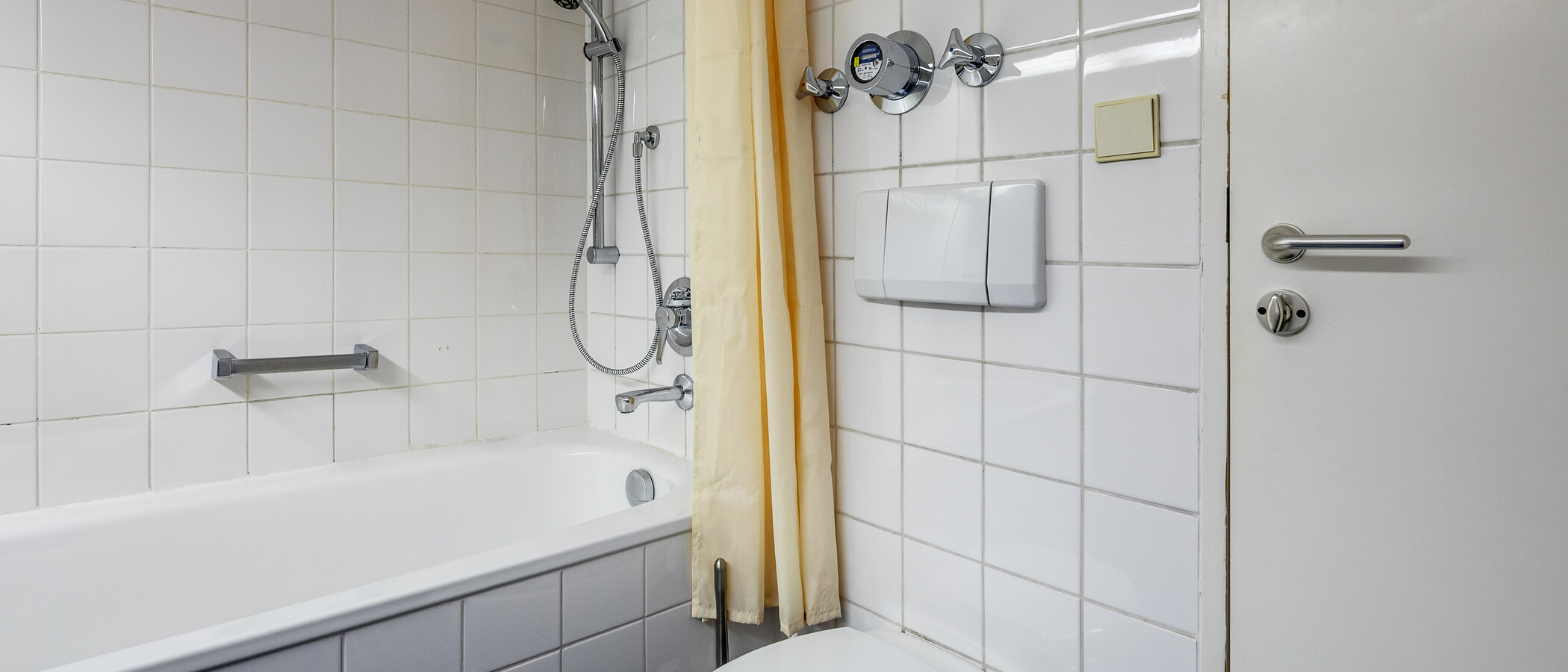 apartment München Schwabing-Nord (zw. Belgrad- & Leopoldstraße) 02 bathroom 1238