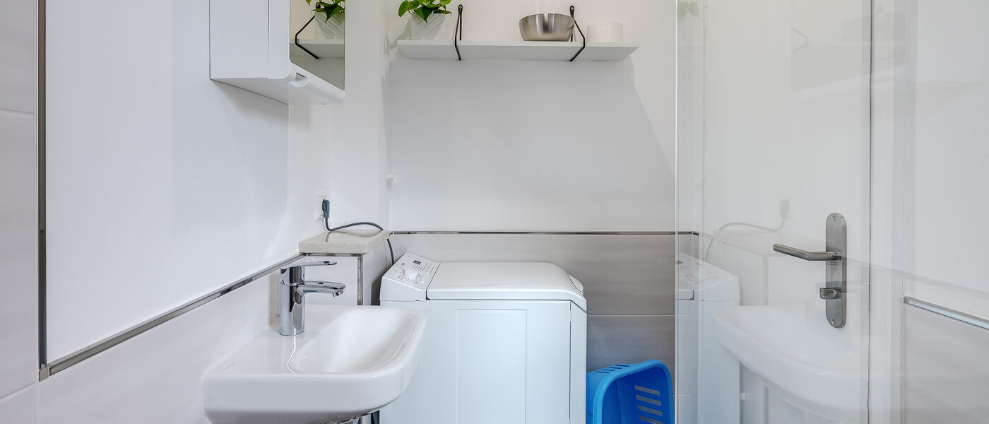 apartment München Maxvorstadt 03 bathroom 12385