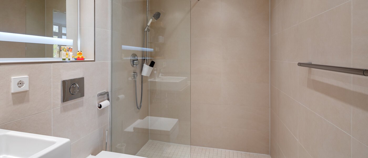 apartment München Bogenhausen 02 bathroom 12389