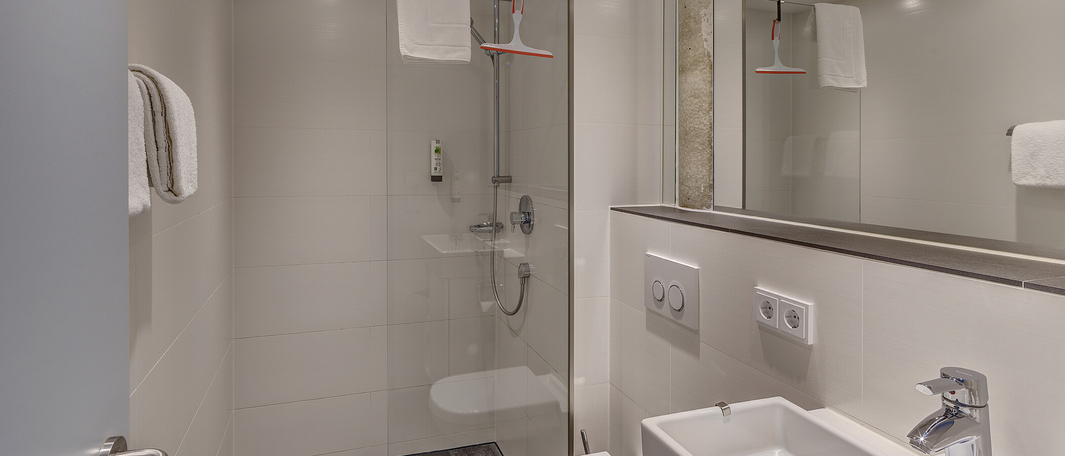 apartment Unterschleißheim Lohhof 01 bathroom 12402